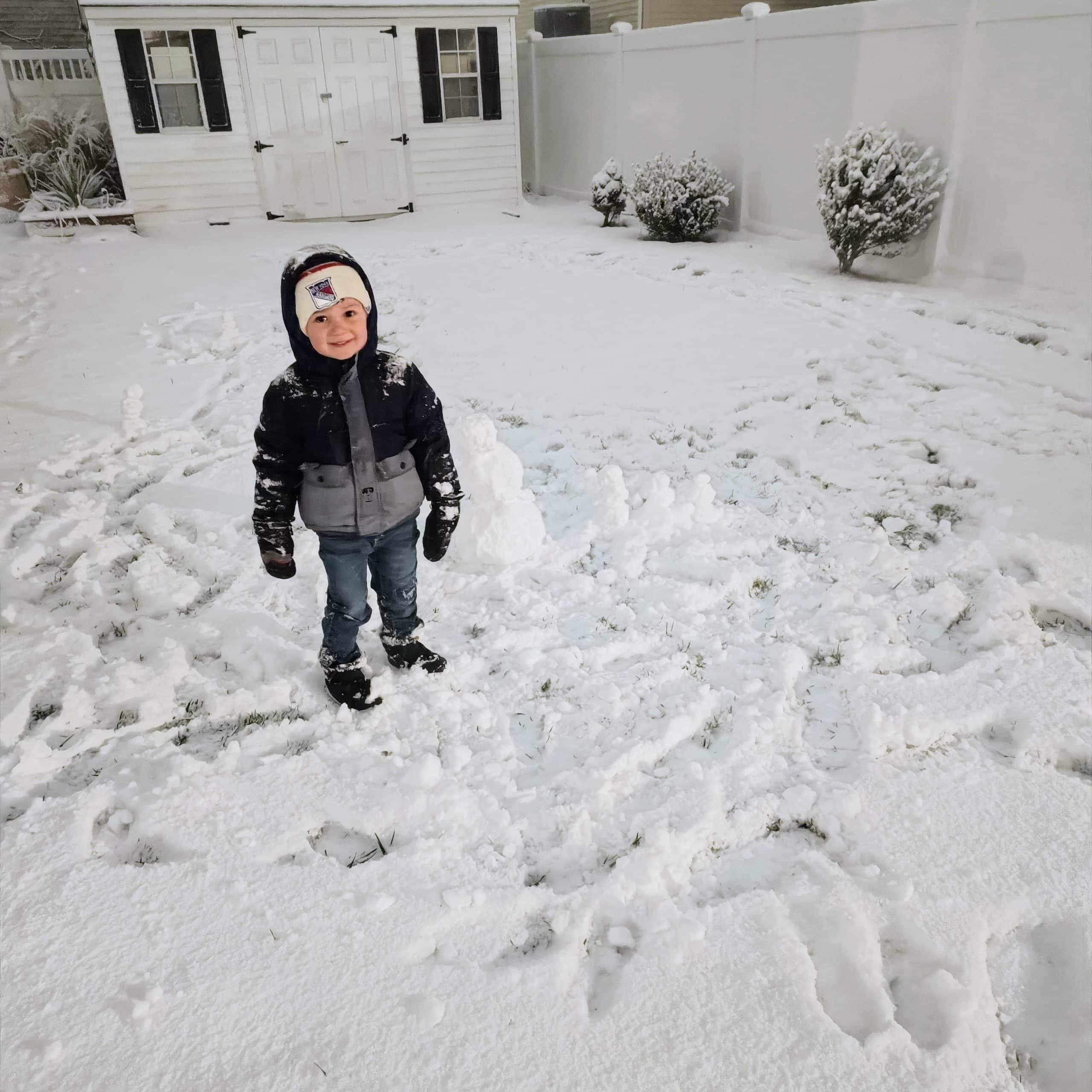 Tiny snowmen during the warmest winter on record